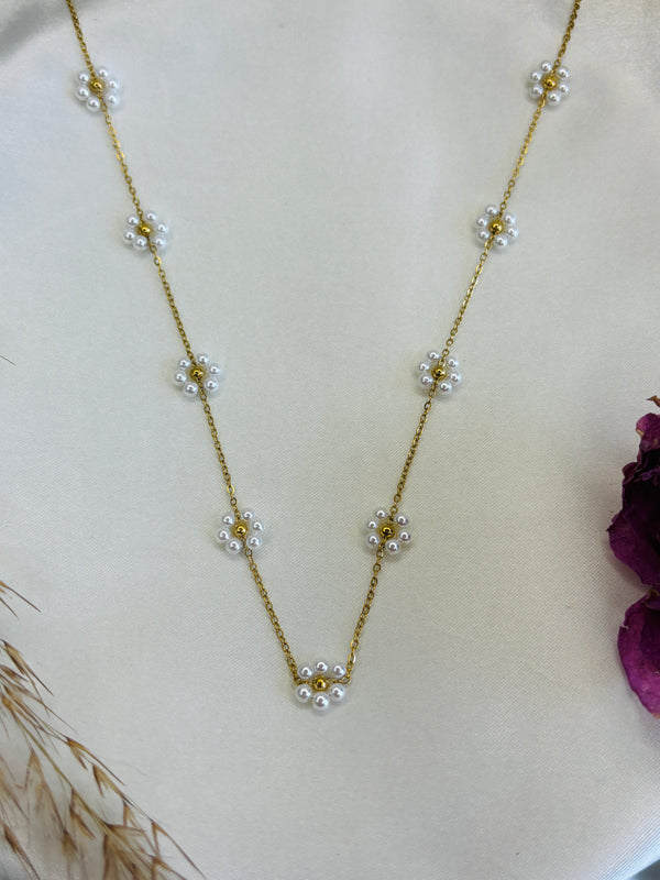 Daisy pearls bloom Necklace