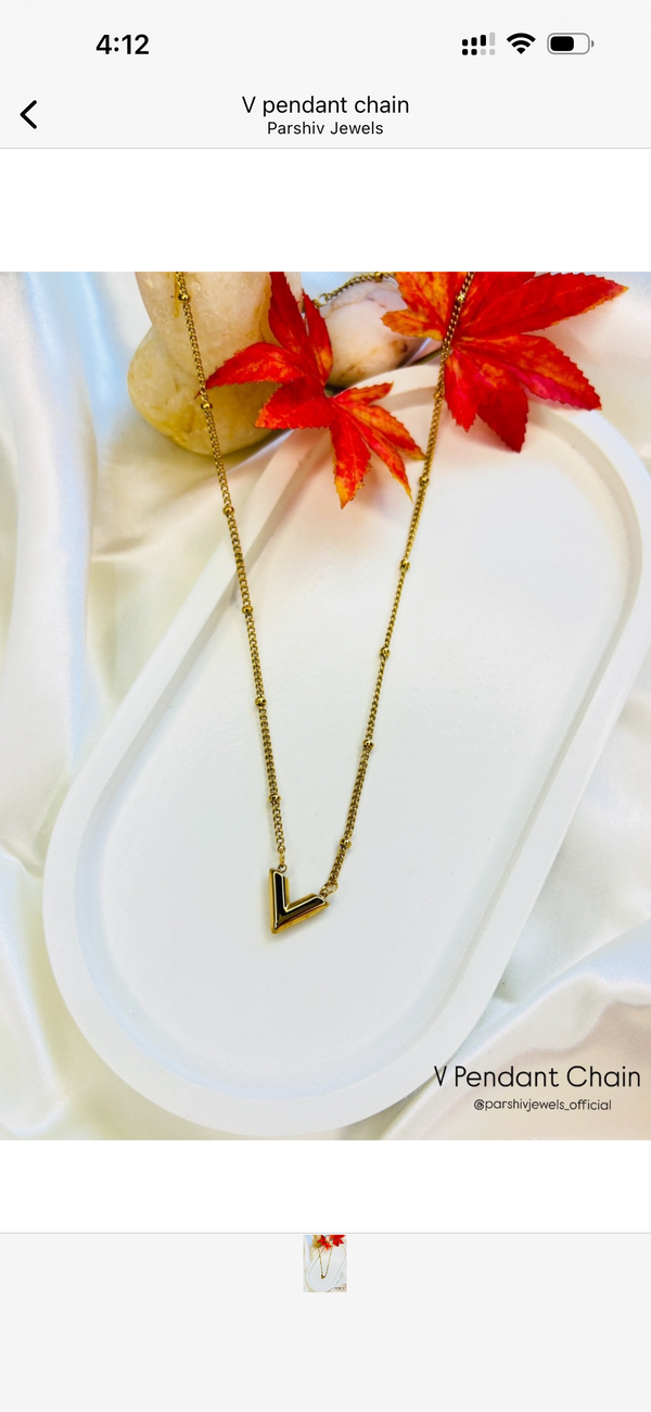 V pendant chain